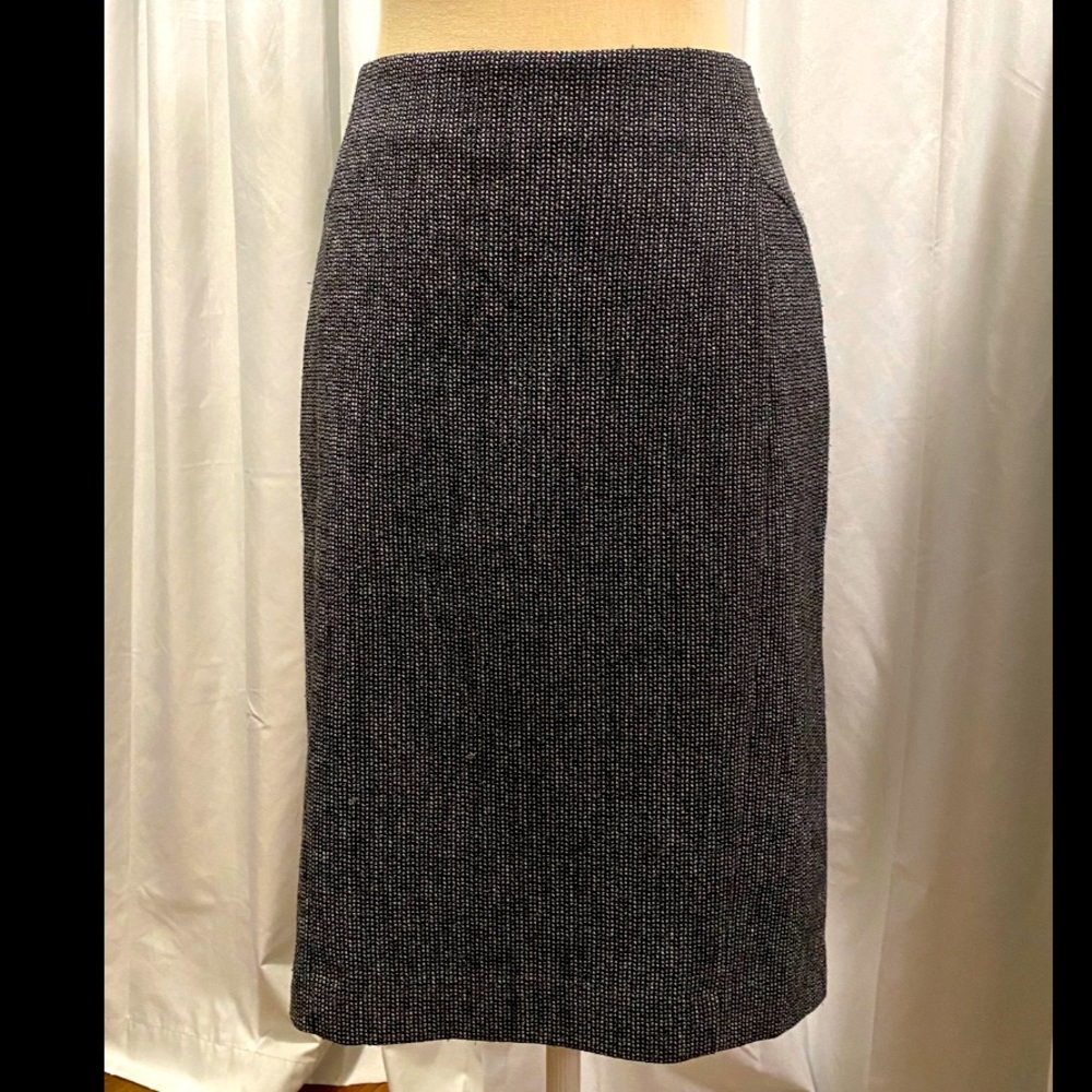 Express Design Studio, Size 2 - Picture 2 of 5